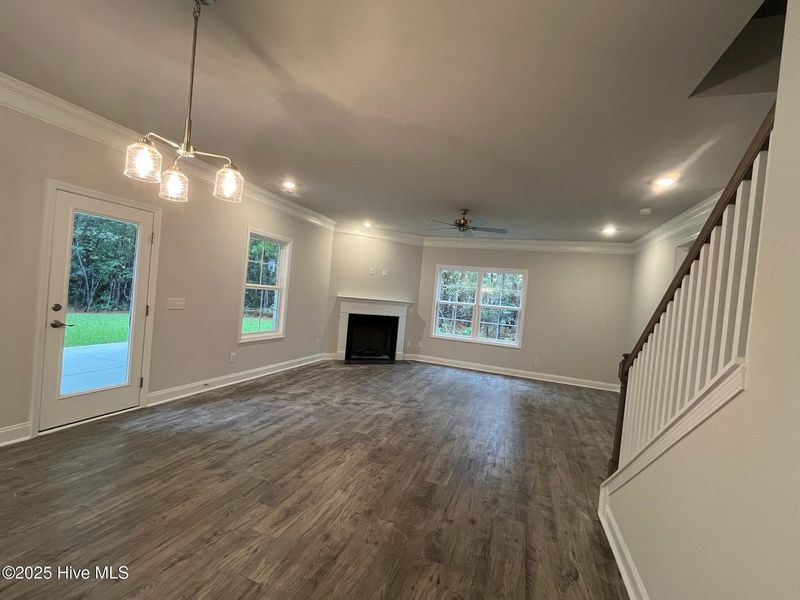 Spacious, unfurnished interior of a new home in Palmetto Creek, Bolivia (Image 23).