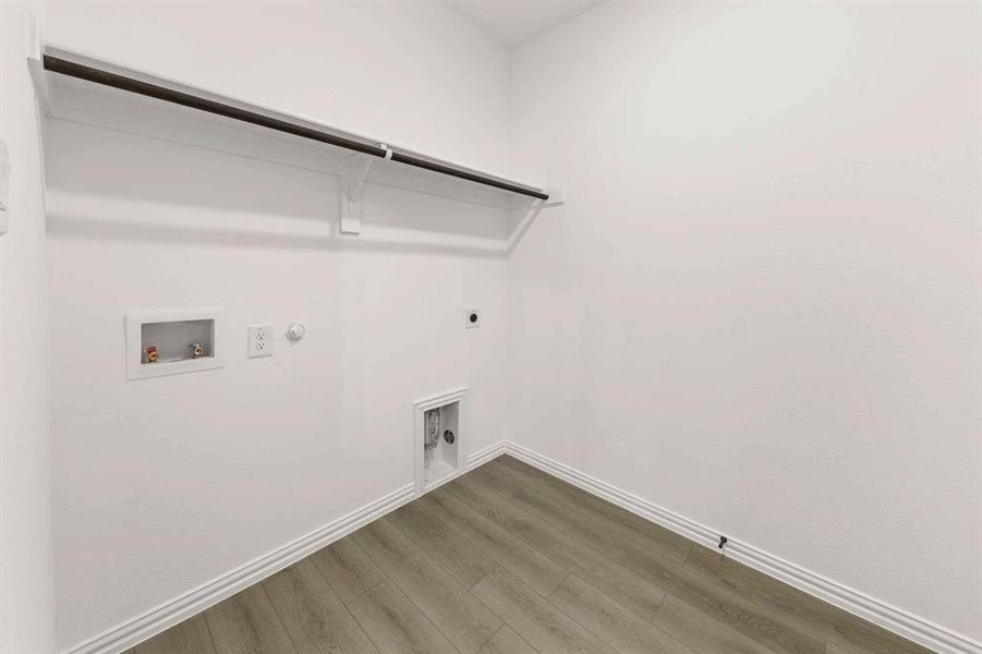 Spacious, unfurnished interior of a new home in Monticello Park, Princeton (Image 15).