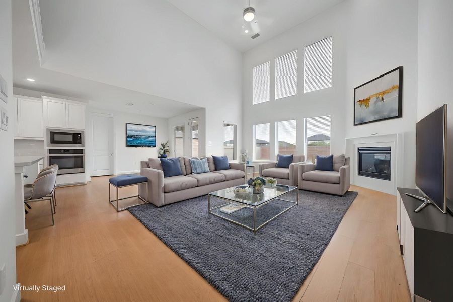 Spacious Executive Living Room with Soaring Ceiling and Natural Light. Perfect for Entertaining. Spacious Executive Living Room with Soaring Ceiling and Natural Light. Perfect for Entertaining.