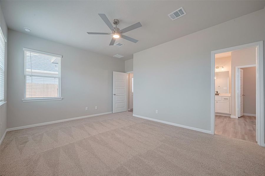 Spacious, unfurnished interior of a new home in La Segarra, Brookshire (Image 42).