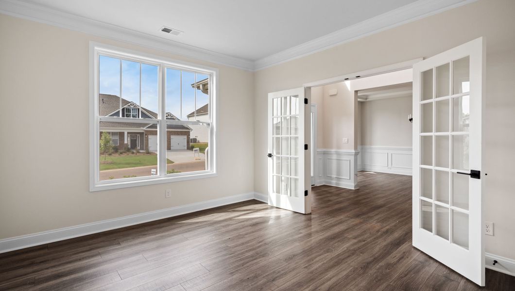 Spacious, unfurnished interior of a new home in Campbell Ridge, Piedmont (Image 16).