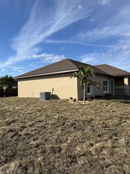 Exterior details and patio area of a home in , Okeechobee (Image 21).