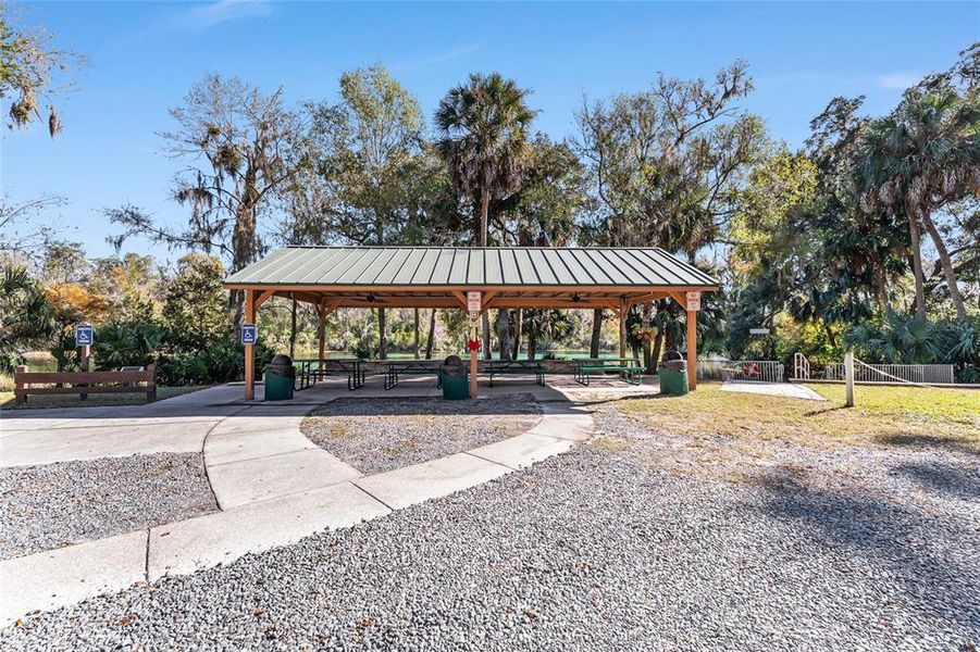 Community amenities in , Dunnellon (Image 25).