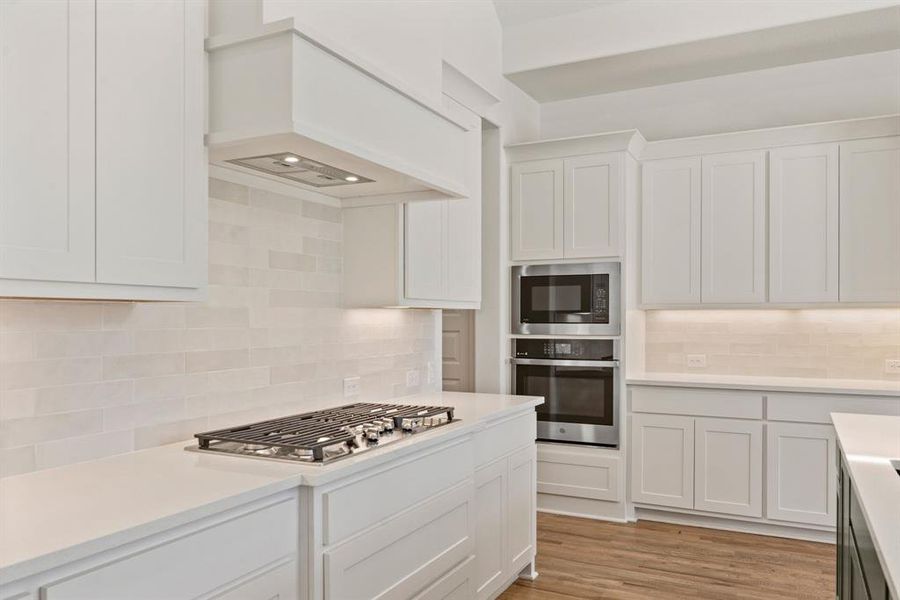Furnished interior view inside a new home in Rolling Creek Ranch, Aledo (Image 9). Furnished interior view inside a new home in Rolling Creek Ranch, Aledo (Image 9).