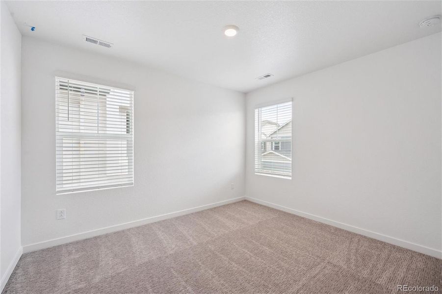 Spacious, unfurnished interior of a new home in Horizon Uptown, Aurora (Image 25).