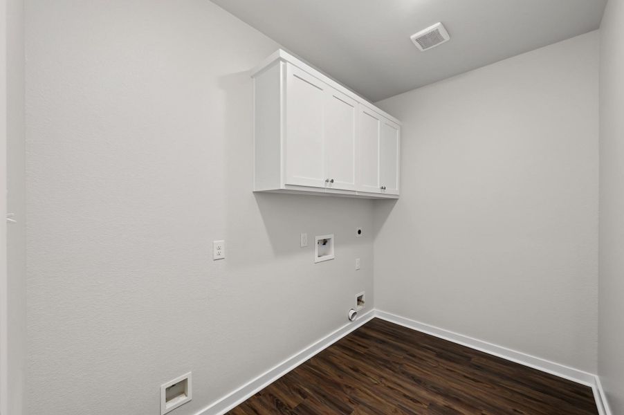 Spacious, unfurnished interior of a new home in , Conroe (Image 30). Spacious, unfurnished interior of a new home in , Conroe (Image 30).