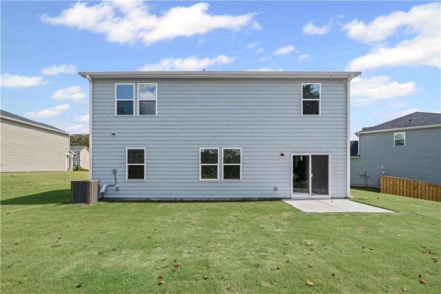 Exterior details and patio area of a home in Avery Ridge, Gainesville (Image 3).