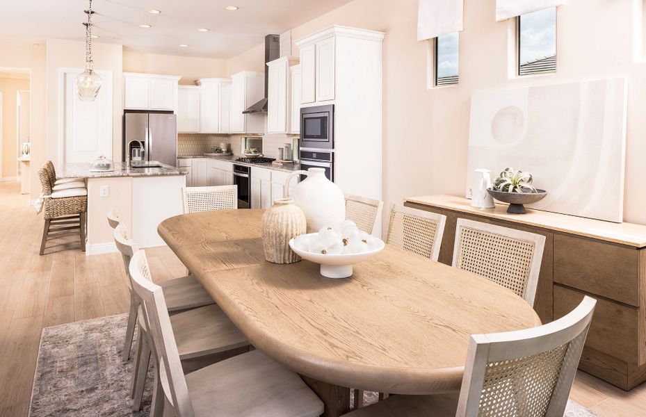 Spacious Kitchen and Cafe