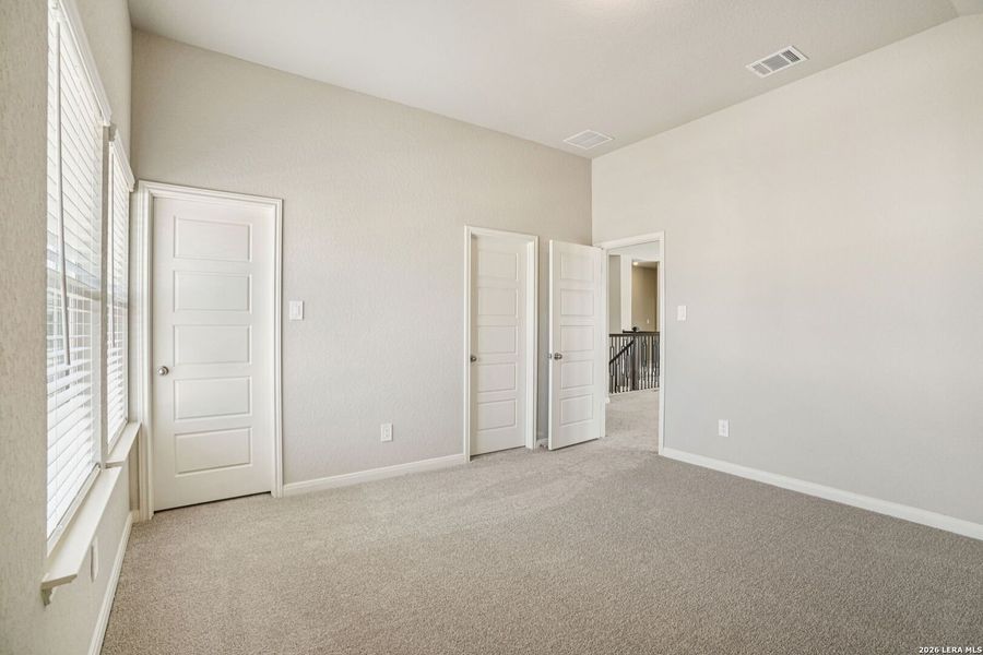 Spacious, unfurnished interior of a new home in Estancia Ranch - Classic Series, San Antonio (Image 16).