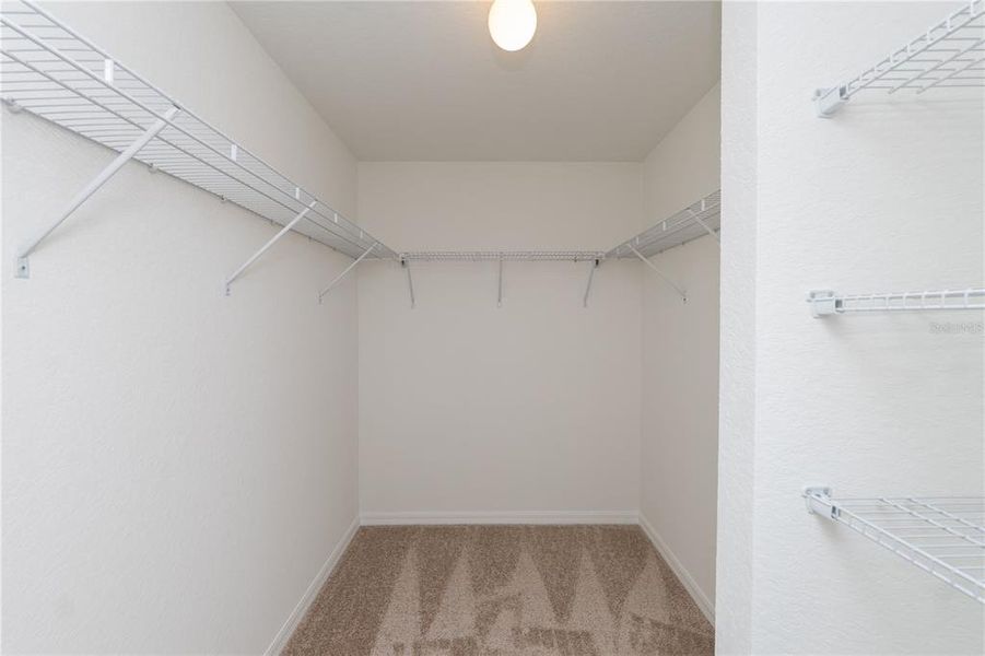 Spacious, unfurnished interior of a new home in , Sebring (Image 13).