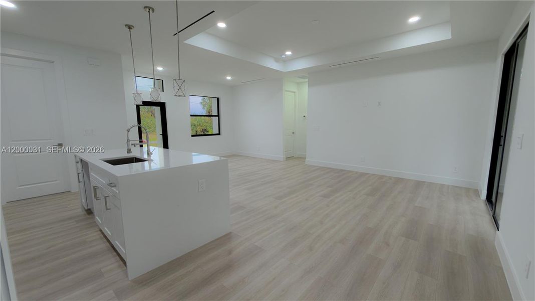 Spacious, unfurnished interior of a new home in , Fort Myers (Image 11).