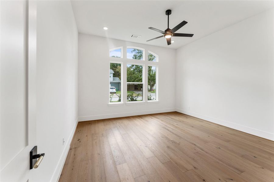 Spacious, unfurnished interior of a new home in , Houston (Image 20). Spacious, unfurnished interior of a new home in , Houston (Image 20).