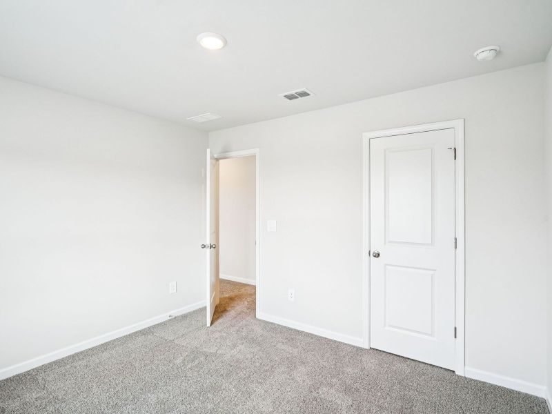 Spacious, unfurnished interior of a new home in Creekside at Oxford Park, Fairburn (Image 18).