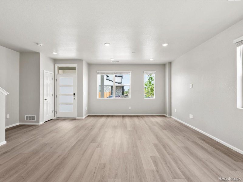 Spacious, unfurnished interior of a new home in Horizon Uptown: The Meadow Collection, Aurora (Image 10). Spacious, unfurnished interior of a new home in Horizon Uptown: The Meadow Collection, Aurora (Image 10).