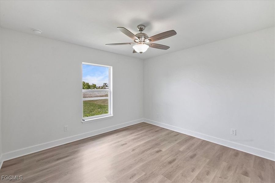 Spacious, unfurnished interior of a new home in Cape Coral, Cape Coral (Image 29).