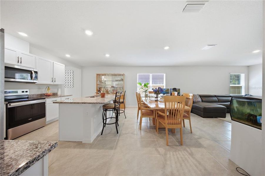 Furnished interior view inside a new home in Pelham Park, Deland (Image 17).