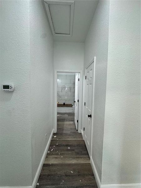 Spacious, unfurnished interior of a new home in , Ocala (Image 8).