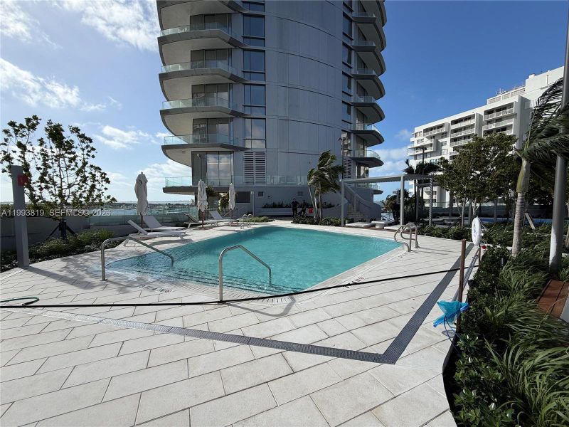 Condo located in Miami, FL showcasing its design and architecture (Image 25).