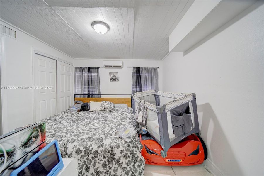 Furnished interior view inside a new home in , Miami (Image 27). Furnished interior view inside a new home in , Miami (Image 27).