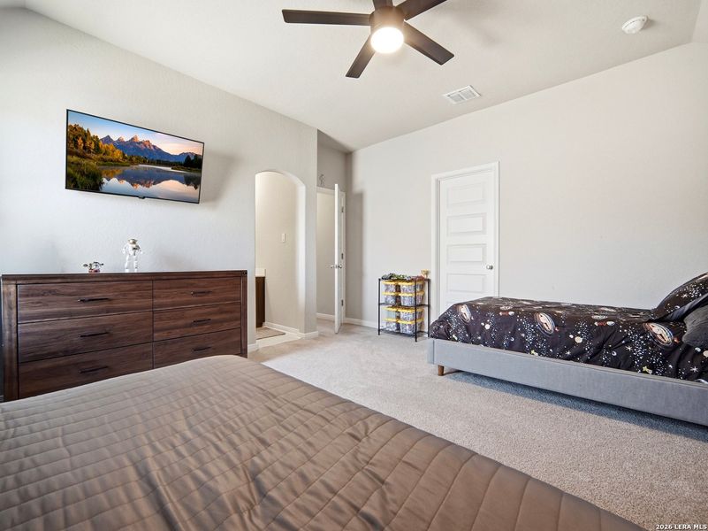 Furnished interior view inside a new home in Ventana, Bulverde (Image 19).