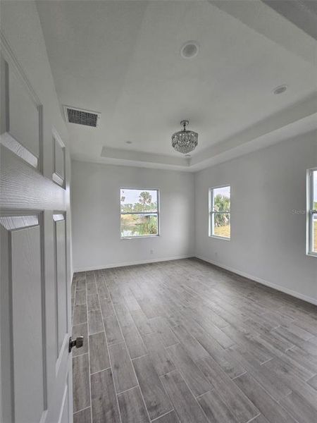 Spacious, unfurnished interior of a new home in , Port Charlotte (Image 9).