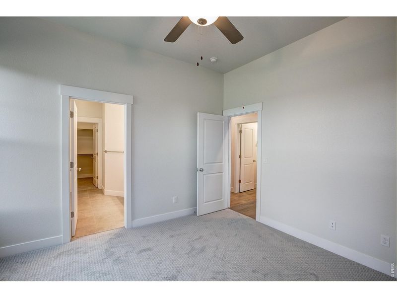 Spacious, unfurnished interior of a new home in The Lakes at Centerra - The Shores, Loveland (Image 22).