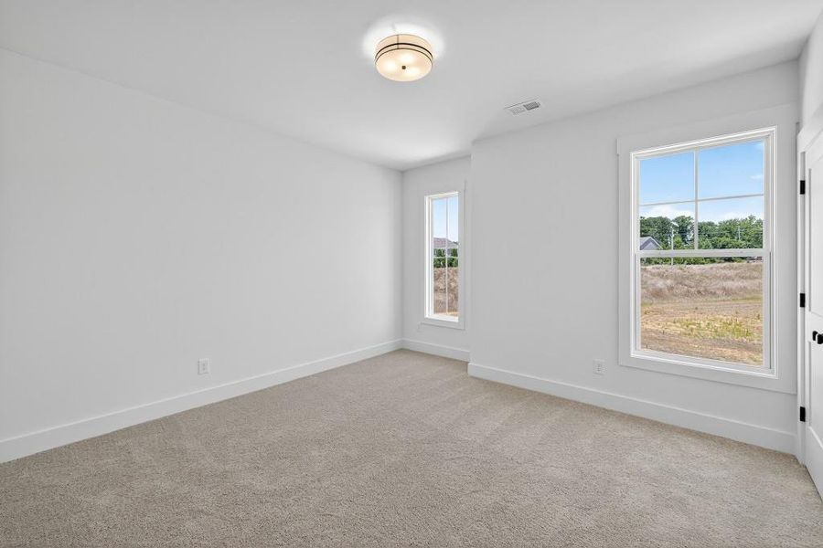 Spacious, unfurnished interior of a new home in Livingstone Park, Kennesaw (Image 25).
