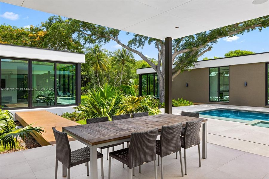 Furnished interior view inside a new home in , Pinecrest (Image 53).