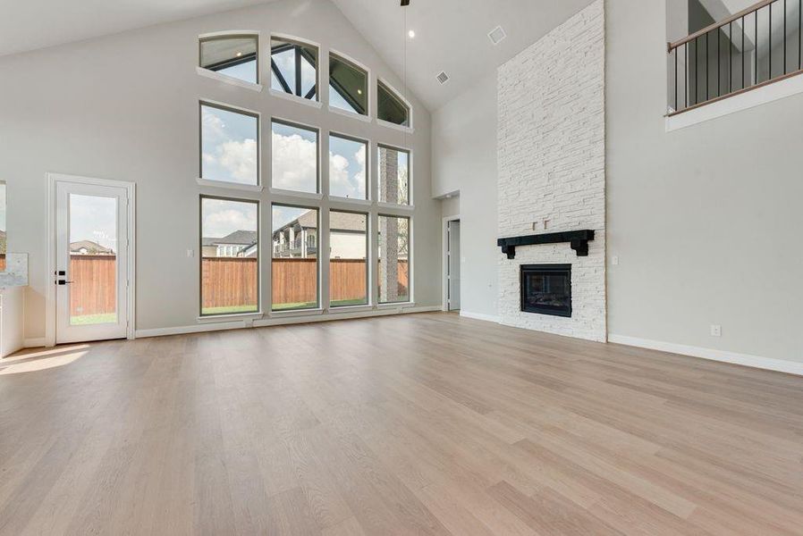 Spacious, unfurnished interior of a new home in Lake Forest, McKinney (Image 23).