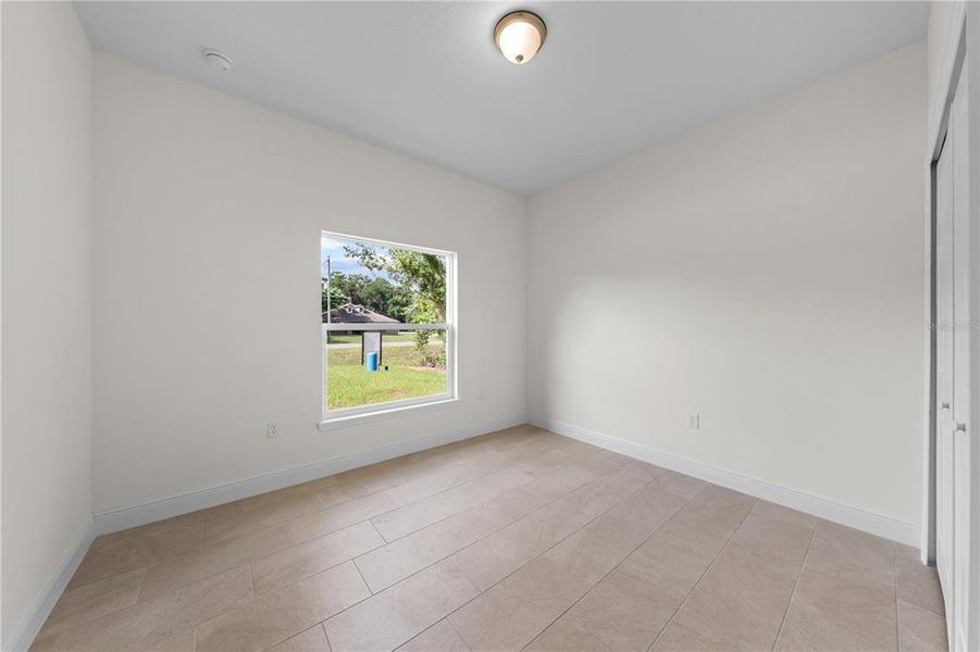 Spacious, unfurnished interior of a new home in , Yeehaw Junction (Image 33).