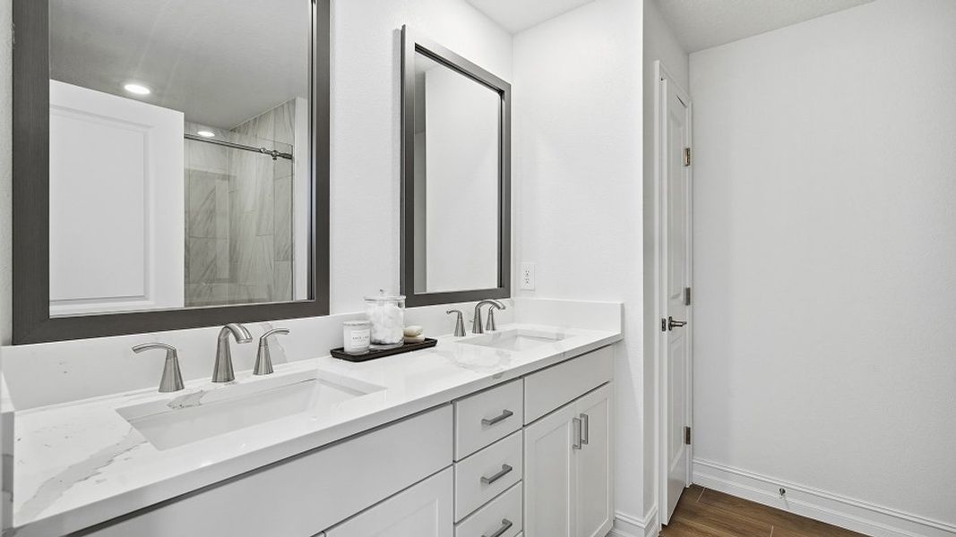 2411 Flagler Owners Bath 1of2 F3 122225 2411 Flagler Owners Bath 1of2 F3 122225