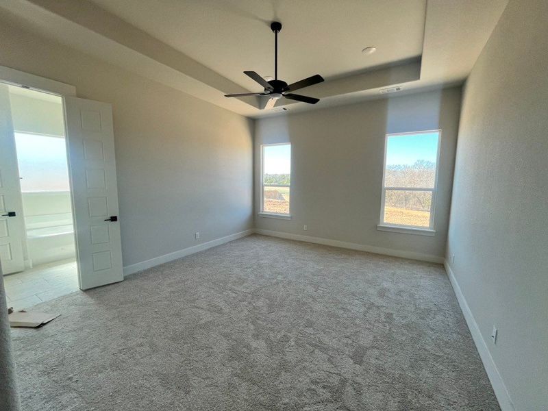 Spacious, unfurnished interior of a new home in Eagle Ridge Estates, Weatherford (Image 6).