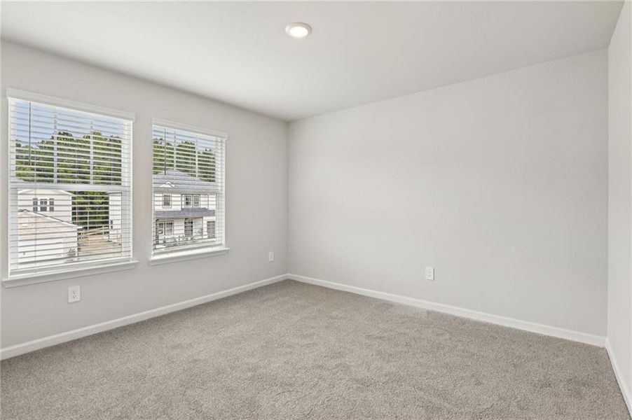 Spacious, unfurnished interior of a new home in Ivey Township, Dallas (Image 35).