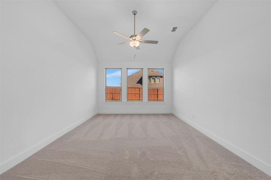 Spacious, unfurnished interior of a new home in Lily Creek at Sutton Fields, Aubrey (Image 17). Spacious, unfurnished interior of a new home in Lily Creek at Sutton Fields, Aubrey (Image 17).