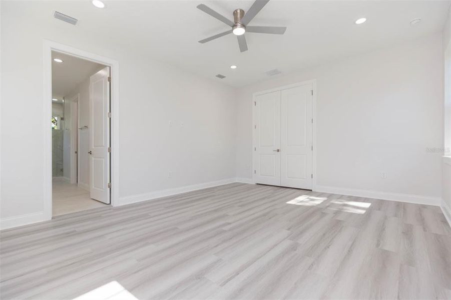 Spacious, unfurnished interior of a new home in , Tampa (Image 56). Spacious, unfurnished interior of a new home in , Tampa (Image 56).