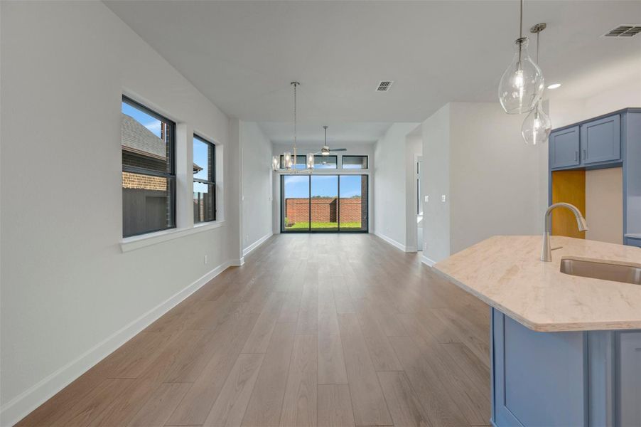 Spacious, unfurnished interior of a new home in Sienna - Grove Collection, Missouri City (Image 28).
