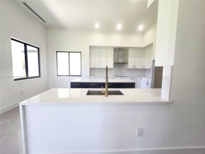 Furnished interior view inside a new home in , Homestead (Image 47).