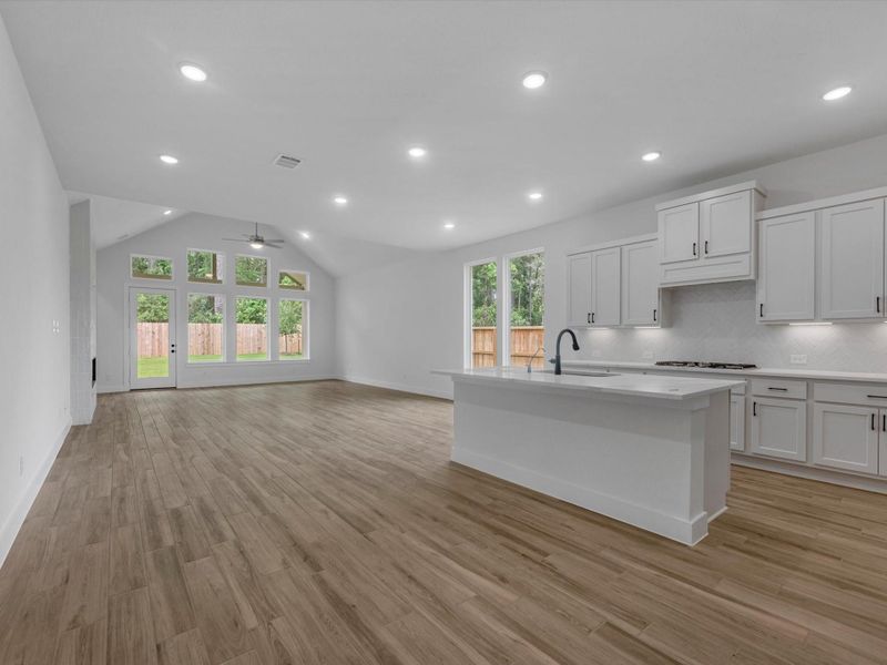 Spacious, unfurnished interior of a new home in Clopton Farms, Montgomery (Image 12).