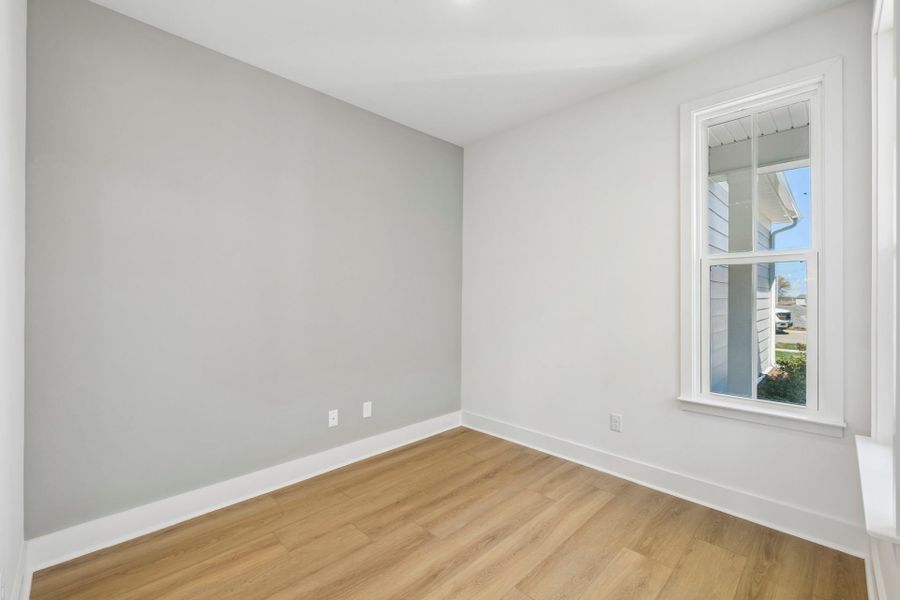 Spacious, unfurnished interior of a new home in Del Webb Barton Village, Lebanon (Image 27).