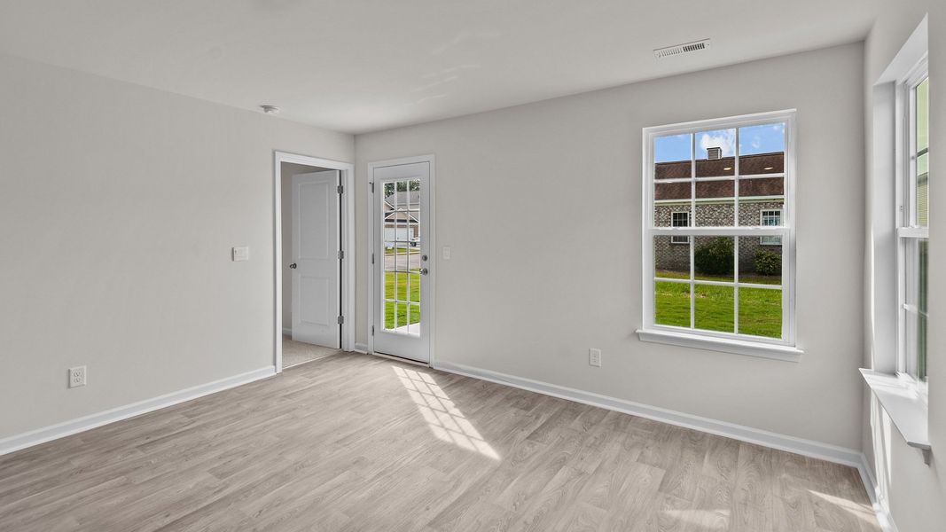 Spacious, unfurnished interior of a new home in Hobbs Farm, Ayden (Image 13).