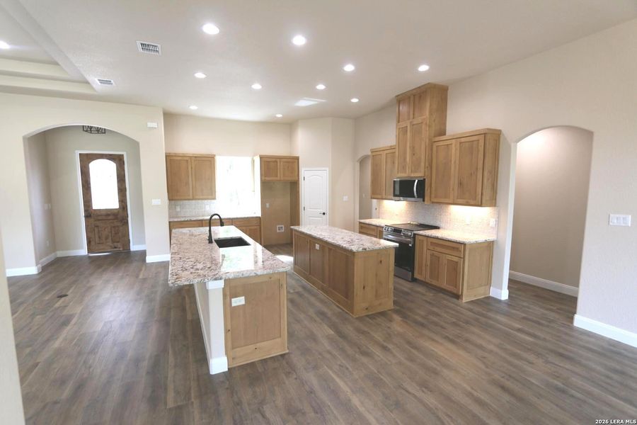 Furnished interior view inside a new home in , Floresville (Image 17).