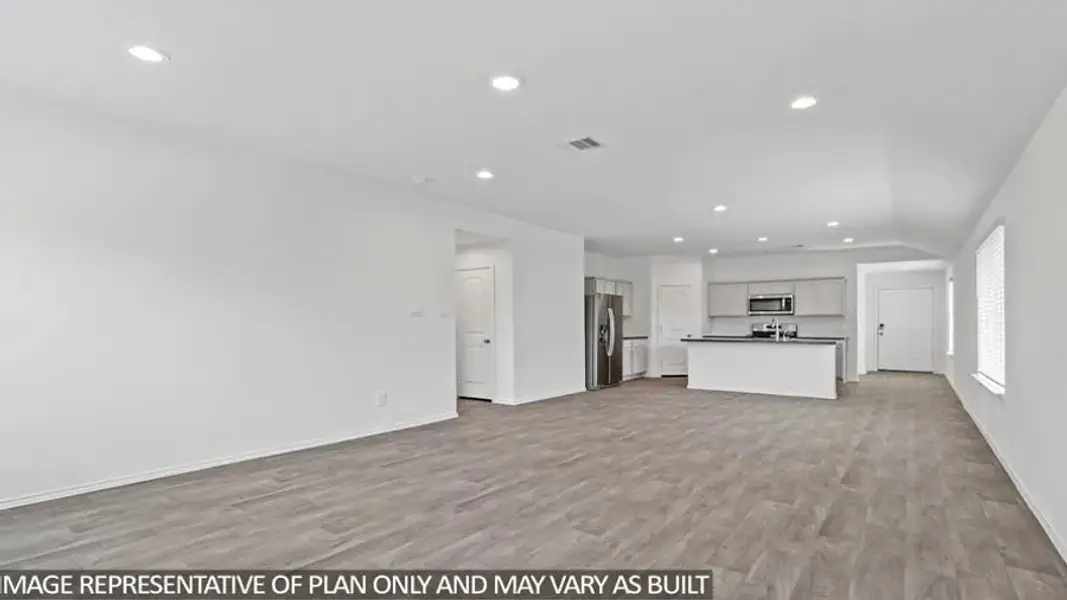 Representative unfurnished interior of a home built from the Samuel by D.R. Horton in Indian Springs, Crosby (Image 10).