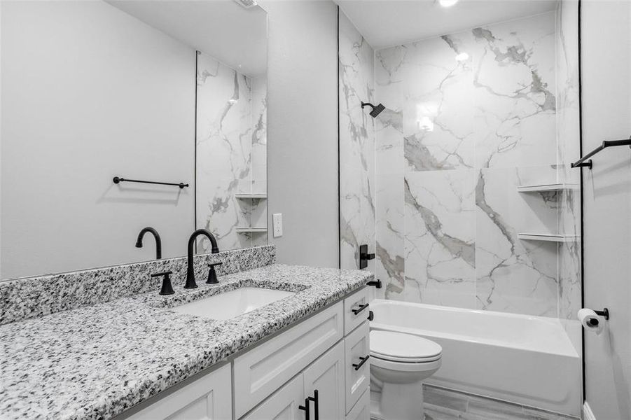 Furnished interior view inside a new home in , Alvarado (Image 8).