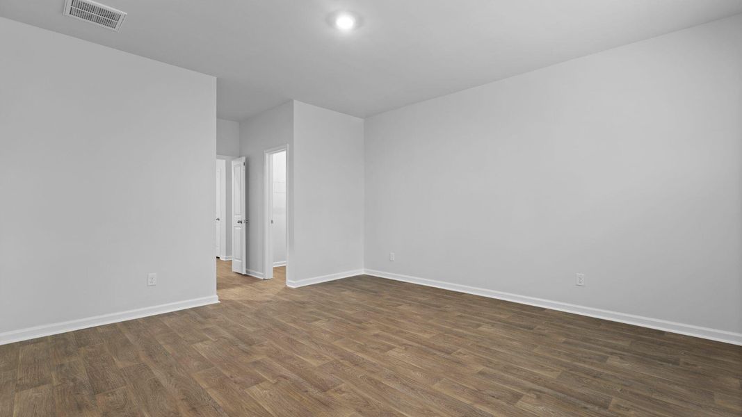 Spacious, unfurnished interior of a new home in Hillcrest, Ravenel (Image 21).