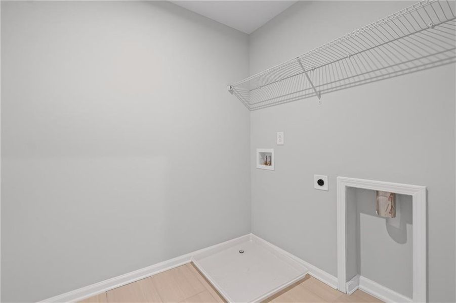 Spacious, unfurnished interior of a new home in Adler Springs, Powder Springs (Image 15). Spacious, unfurnished interior of a new home in Adler Springs, Powder Springs (Image 15).