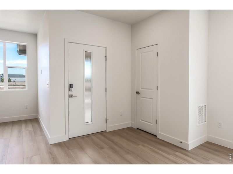 Spacious, unfurnished interior of a new home in , Timnath (Image 32).