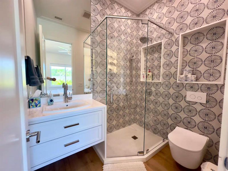 bathroom 1 en suite with bedroom 1 - mai bathroom 1 en suite with bedroom 1 - mai