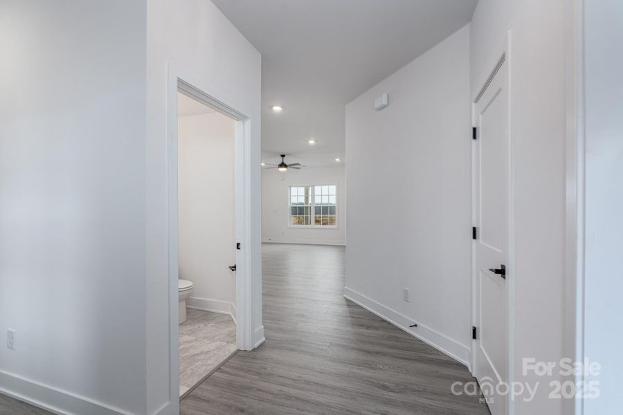 Spacious, unfurnished interior of a new home in Kerns Ridge, Salisbury (Image 9).