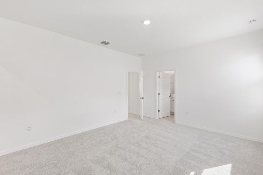 Spacious, unfurnished interior of a new home in Mirror Lake Village, Fruitland Park (Image 19). Spacious, unfurnished interior of a new home in Mirror Lake Village, Fruitland Park (Image 19).