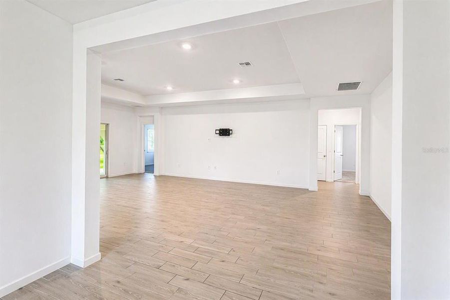 Spacious, unfurnished interior of a new home in Grand Park North, Dunnellon (Image 12).